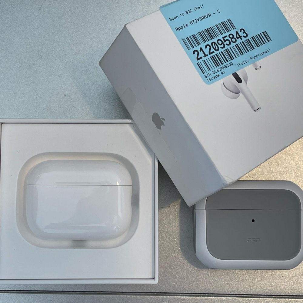 New Apple AirPods Pro 3 with ESR MagSafe Case